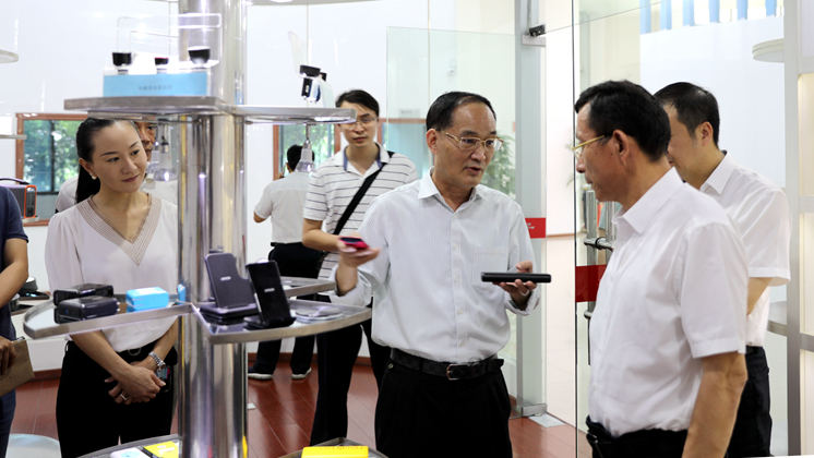 市委常委、市委統(tǒng)戰(zhàn)部部長(zhǎng)歐陽(yáng)鋒調(diào)研炬神電子